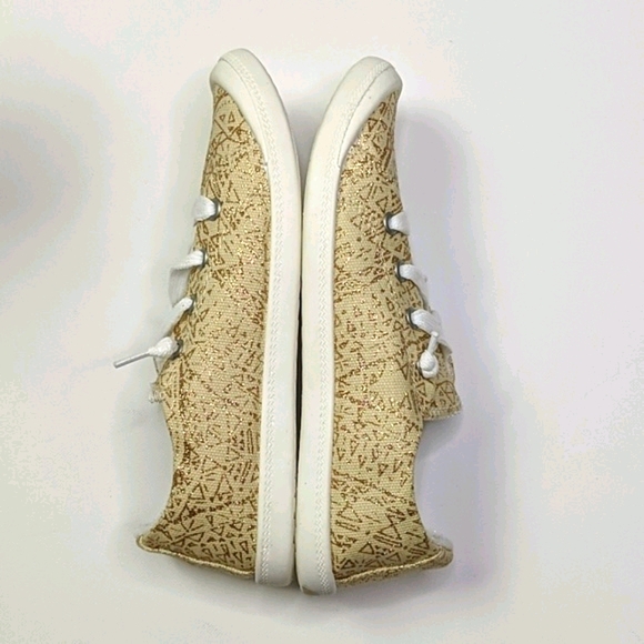 Not Rated Mizumi gold thread sneakers in cream - Picture 5 of 8